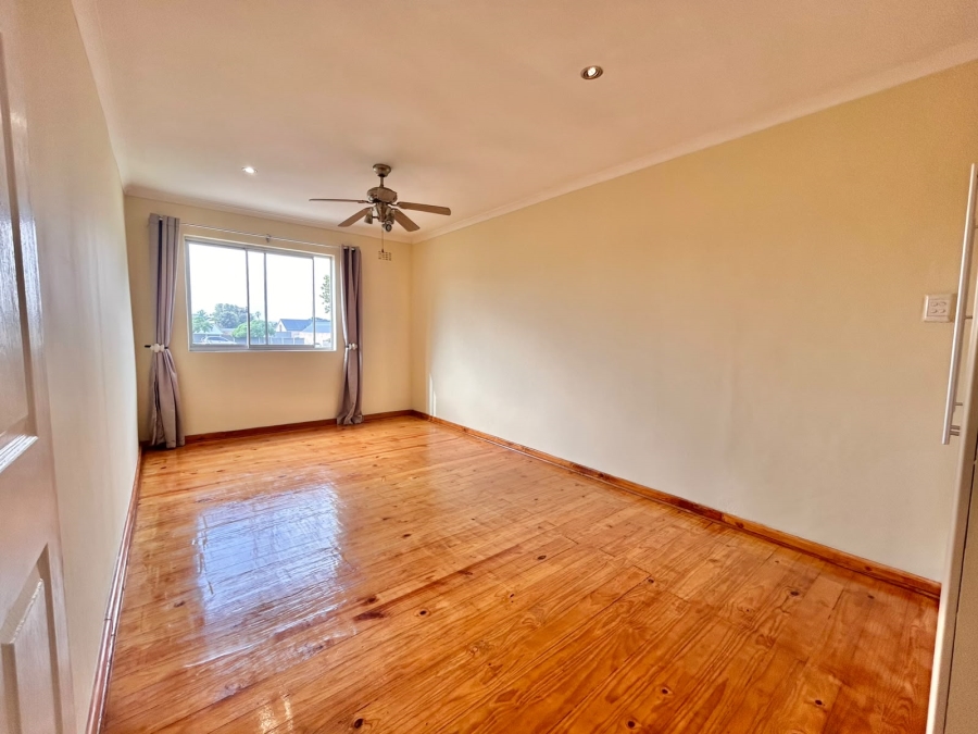 To Let 2 Bedroom Property for Rent in Zeekoevlei Western Cape